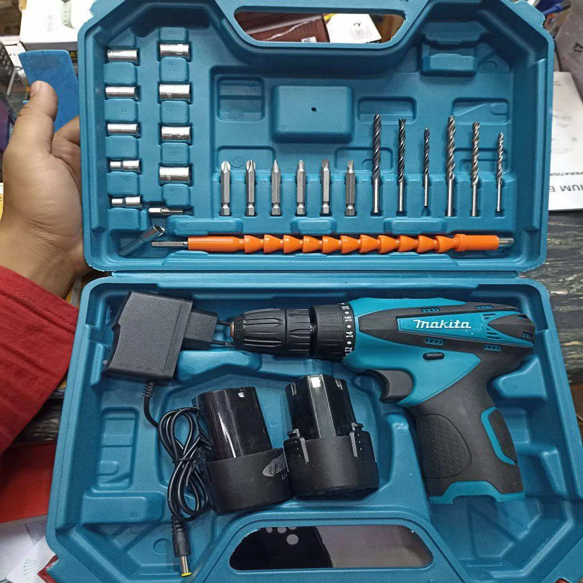 Makita 12V Rechargeable Cordless Drill সেটটি কিনলেই একটি Multifunctional Cable Cutter Pliers পাচ্ছেন একদম ফ্রি