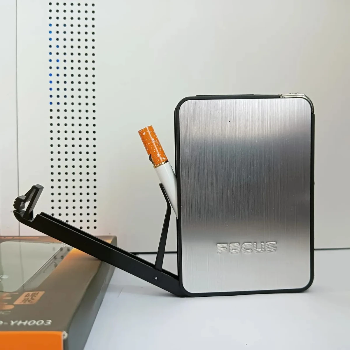 Ultra Thin Cigarette Case Box With Built In Butane Flame Lighter