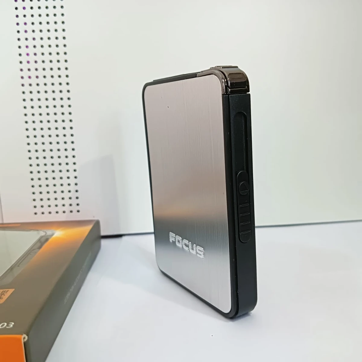 Ultra Thin Cigarette Case Box With Built In Butane Flame Lighter