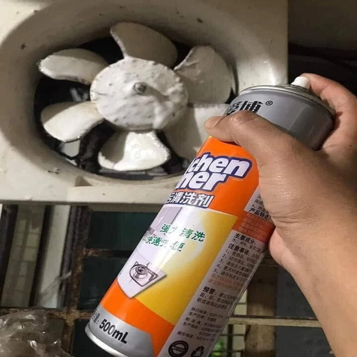 Kitchen cleaner spray